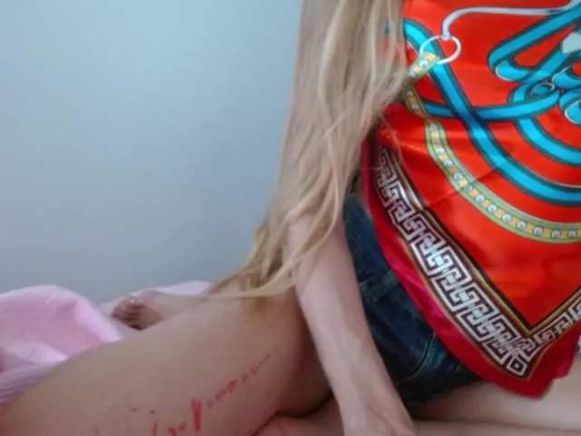 Girls free live sex cams: Check out the satisfaction of typing and cam2cam with our sensual livestreamers, who will teach you all about temptation and desires with their smoking hot physiques.