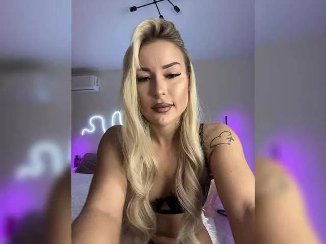 Girls free live sex cams: Check out the satisfaction of typing and cam2cam with our sensual livestreamers, who will teach you all about temptation and desires with their smoking hot physiques.