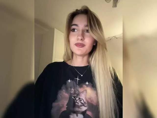 Girls free live sex cams: Check out the satisfaction of typing and cam2cam with our sensual livestreamers, who will teach you all about temptation and desires with their smoking hot physiques.