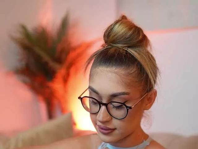 AileenKiss from BongaCams is Freechat