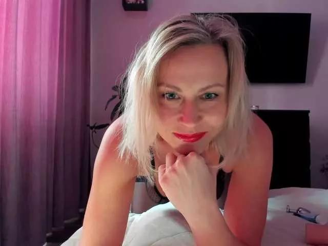 Girls free live sex cams: Check out the satisfaction of typing and cam2cam with our sensual livestreamers, who will teach you all about temptation and desires with their smoking hot physiques.