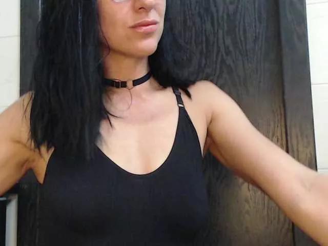 Alina-black from BongaCams is Freechat