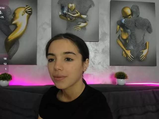 Girls free live sex cams: Check out the satisfaction of typing and cam2cam with our sensual livestreamers, who will teach you all about temptation and desires with their smoking hot physiques.