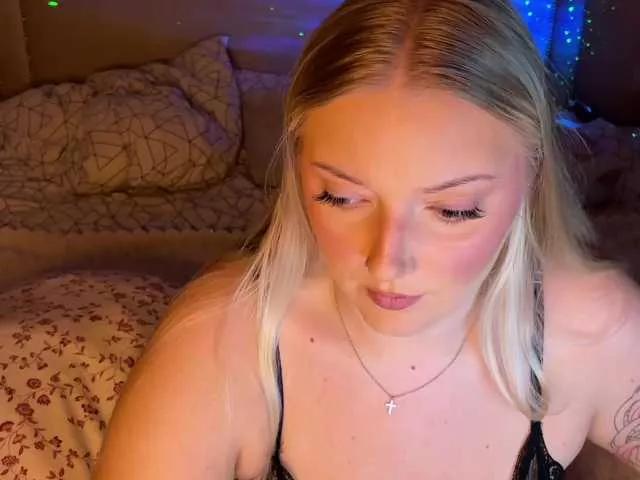 ameliamiable from BongaCams is Freechat