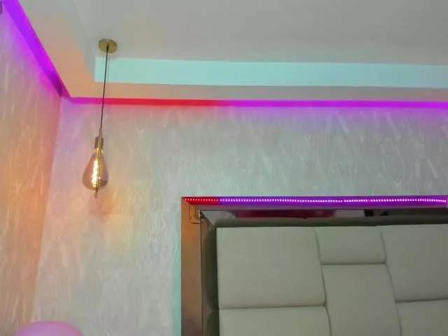 ann-scott from BongaCams