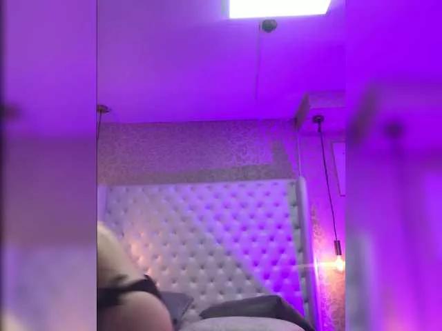 Girls free live sex cams: Check out the satisfaction of typing and cam2cam with our sensual livestreamers, who will teach you all about temptation and desires with their smoking hot physiques.