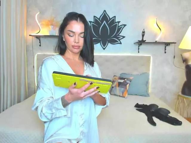 Girls free live sex cams: Check out the satisfaction of typing and cam2cam with our sensual livestreamers, who will teach you all about temptation and desires with their smoking hot physiques.