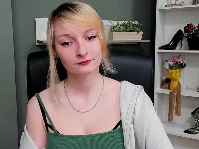 Girls free live sex cams: Check out the satisfaction of typing and cam2cam with our sensual livestreamers, who will teach you all about temptation and desires with their smoking hot physiques.