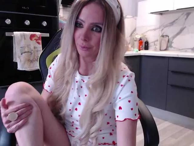 Girls free live sex cams: Check out the satisfaction of typing and cam2cam with our sensual livestreamers, who will teach you all about temptation and desires with their smoking hot physiques.