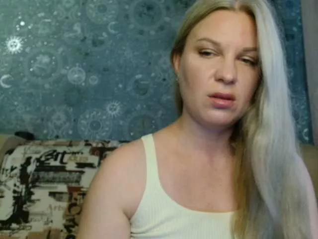 BlondeFox from BongaCams is Freechat