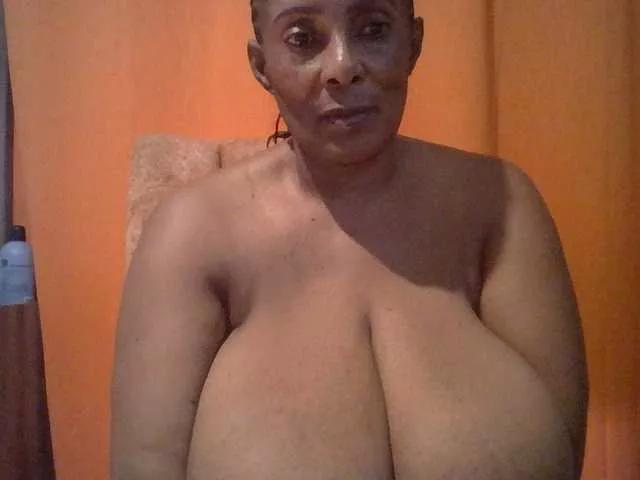 Busty8 from BongaCams is Freechat