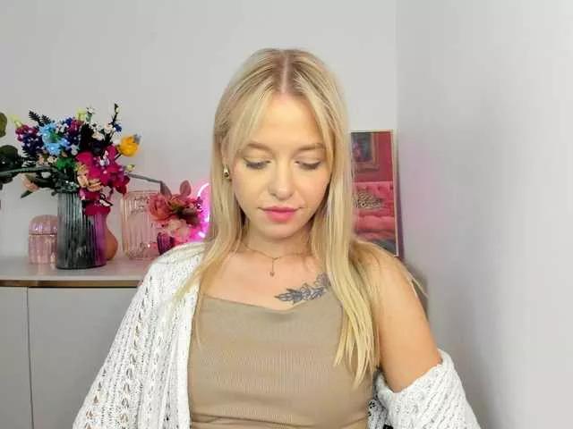 CindyGlam from BongaCams is Freechat