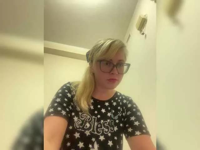 Crystal00Girl from BongaCams is Freechat