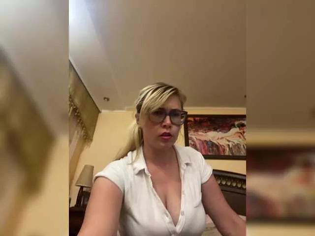 Crystal00Girl from BongaCams is Freechat