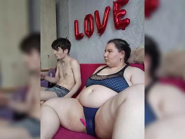 Girls free live sex cams: Check out the satisfaction of typing and cam2cam with our sensual livestreamers, who will teach you all about temptation and desires with their smoking hot physiques.