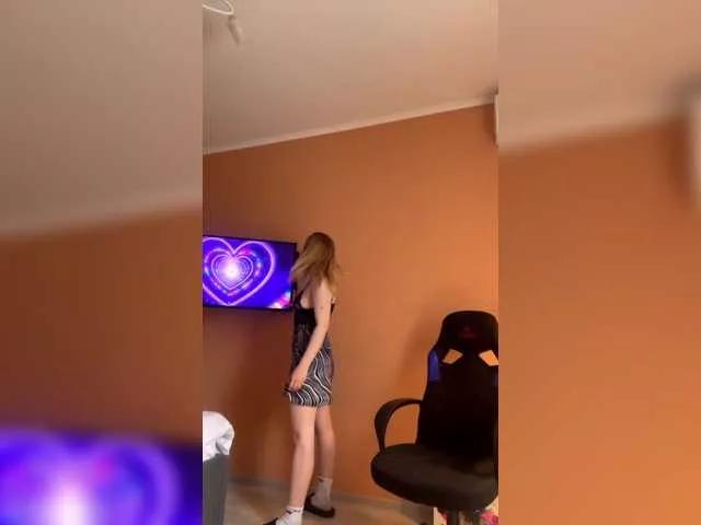 Girls free live sex cams: Check out the satisfaction of typing and cam2cam with our sensual livestreamers, who will teach you all about temptation and desires with their smoking hot physiques.