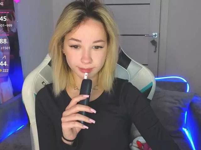 Girls free live sex cams: Check out the satisfaction of typing and cam2cam with our sensual livestreamers, who will teach you all about temptation and desires with their smoking hot physiques.