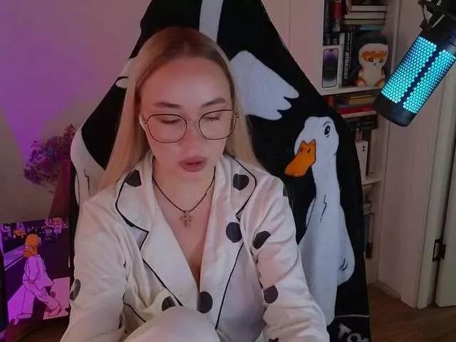 Emili1- from BongaCams is Freechat