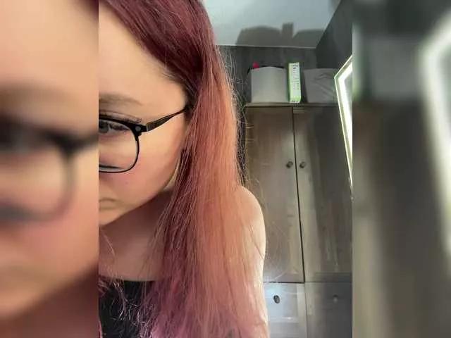 emma4you from BongaCams is Freechat