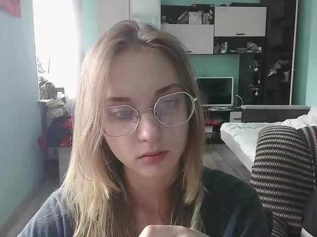 emolina from BongaCams is Freechat