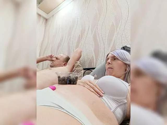 Girls free live sex cams: Check out the satisfaction of typing and cam2cam with our sensual livestreamers, who will teach you all about temptation and desires with their smoking hot physiques.