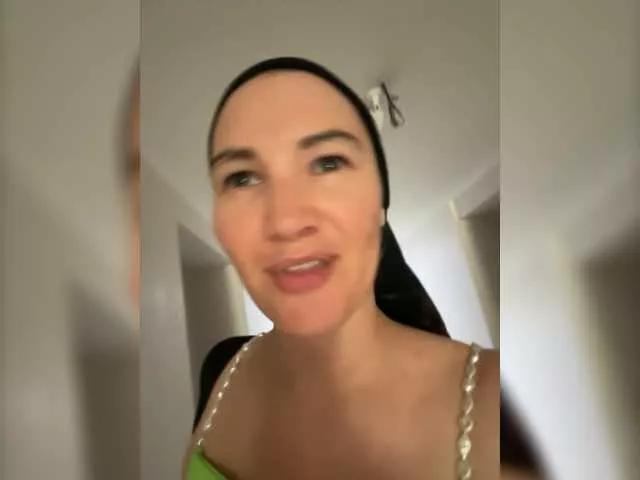 Girls free live sex cams: Check out the satisfaction of typing and cam2cam with our sensual livestreamers, who will teach you all about temptation and desires with their smoking hot physiques.