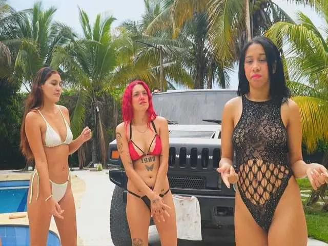 Girls free live sex cams: Check out the satisfaction of typing and cam2cam with our sensual livestreamers, who will teach you all about temptation and desires with their smoking hot physiques.