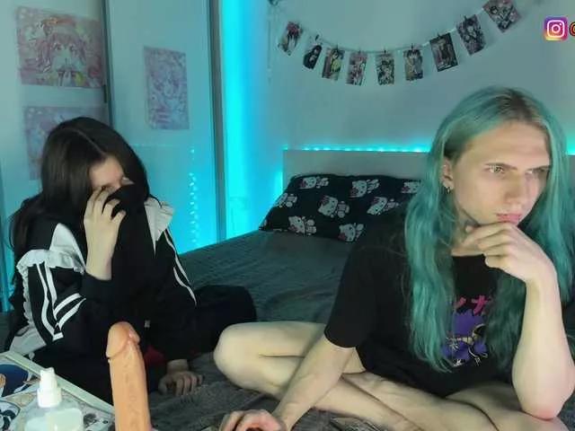 Girls free live sex cams: Check out the satisfaction of typing and cam2cam with our sensual livestreamers, who will teach you all about temptation and desires with their smoking hot physiques.