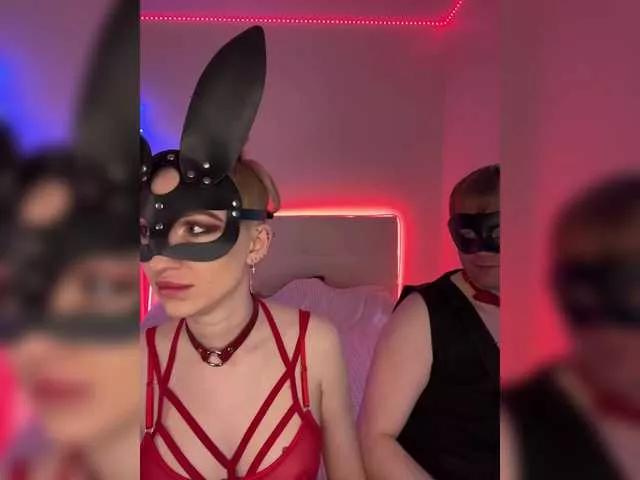 Girls free live sex cams: Check out the satisfaction of typing and cam2cam with our sensual livestreamers, who will teach you all about temptation and desires with their smoking hot physiques.