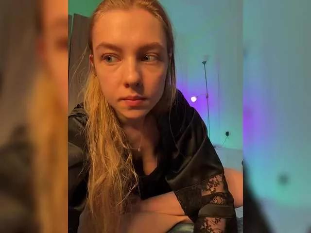 Girls free live sex cams: Check out the satisfaction of typing and cam2cam with our sensual livestreamers, who will teach you all about temptation and desires with their smoking hot physiques.