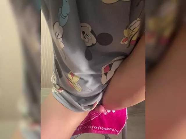 Girls free live sex cams: Check out the satisfaction of typing and cam2cam with our sensual livestreamers, who will teach you all about temptation and desires with their smoking hot physiques.