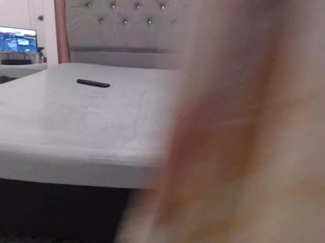 KarolLewys from BongaCams is Freechat