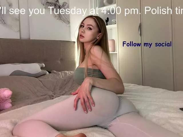 Girls free live sex cams: Check out the satisfaction of typing and cam2cam with our sensual livestreamers, who will teach you all about temptation and desires with their smoking hot physiques.