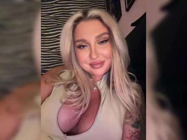 Girls free live sex cams: Check out the satisfaction of typing and cam2cam with our sensual livestreamers, who will teach you all about temptation and desires with their smoking hot physiques.