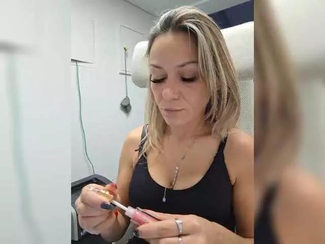 krisred from BongaCams is Freechat