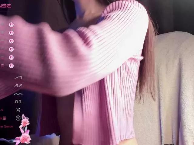 Girls free live sex cams: Check out the satisfaction of typing and cam2cam with our sensual livestreamers, who will teach you all about temptation and desires with their smoking hot physiques.