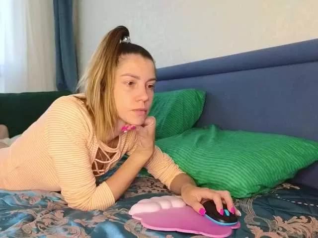 Girls free live sex cams: Check out the satisfaction of typing and cam2cam with our sensual livestreamers, who will teach you all about temptation and desires with their smoking hot physiques.