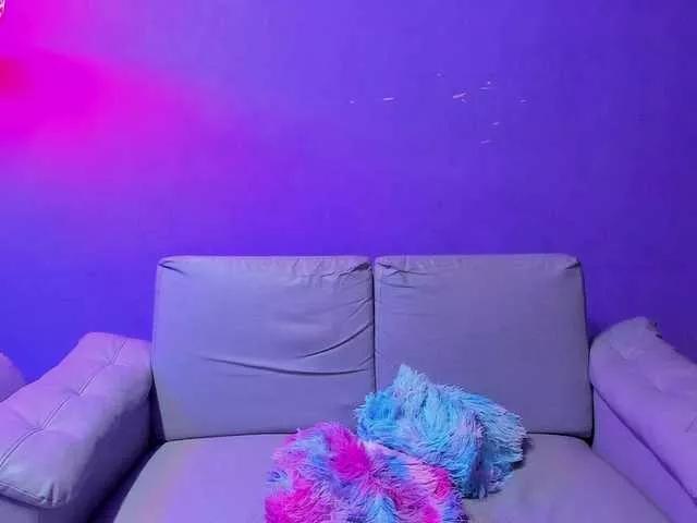 Girls free live sex cams: Check out the satisfaction of typing and cam2cam with our sensual livestreamers, who will teach you all about temptation and desires with their smoking hot physiques.