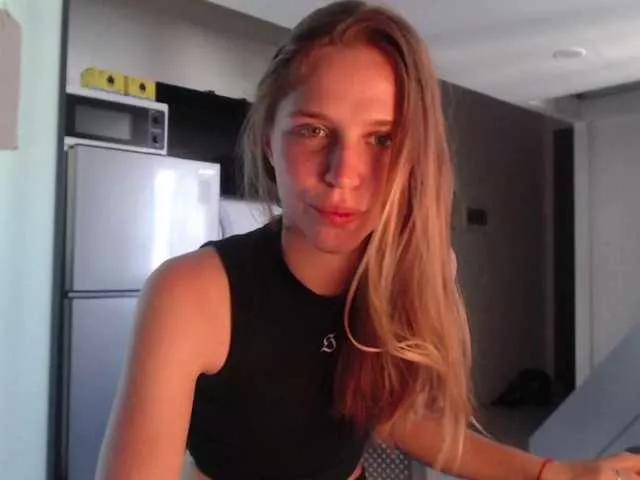 Littlemolly1 from BongaCams is Freechat