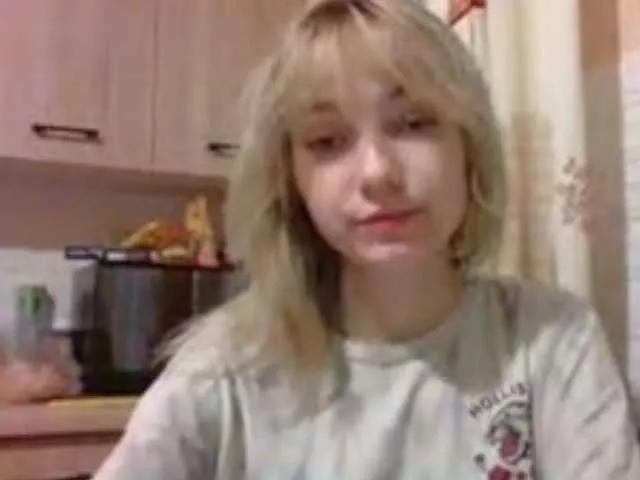 Girls free live sex cams: Check out the satisfaction of typing and cam2cam with our sensual livestreamers, who will teach you all about temptation and desires with their smoking hot physiques.