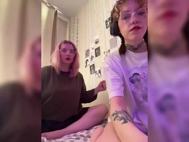 Girls free live sex cams: Check out the satisfaction of typing and cam2cam with our sensual livestreamers, who will teach you all about temptation and desires with their smoking hot physiques.