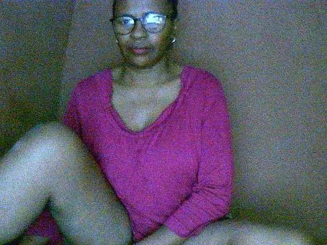 Nirinah2710 from BongaCams is Freechat