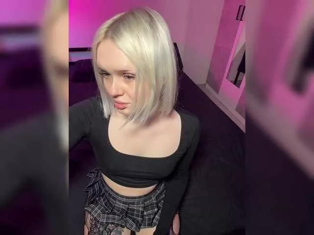 Girls free live sex cams: Check out the satisfaction of typing and cam2cam with our sensual livestreamers, who will teach you all about temptation and desires with their smoking hot physiques.