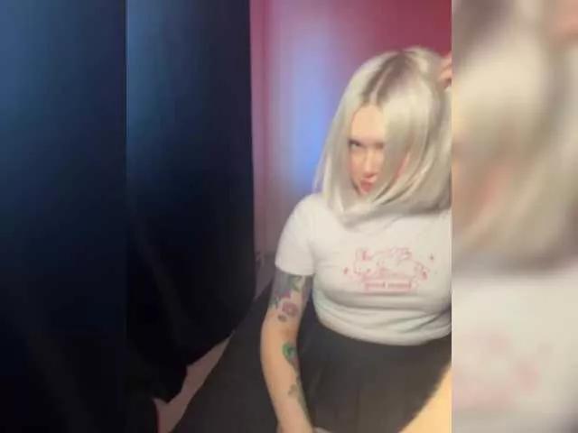 Girls free live sex cams: Check out the satisfaction of typing and cam2cam with our sensual livestreamers, who will teach you all about temptation and desires with their smoking hot physiques.