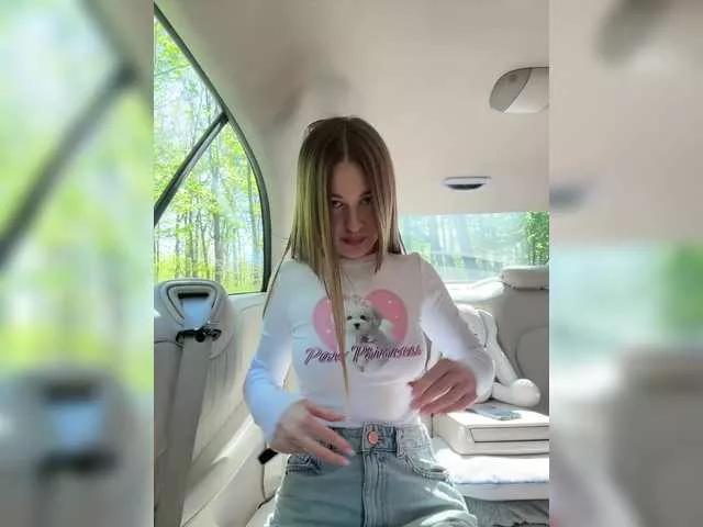 Girls free live sex cams: Check out the satisfaction of typing and cam2cam with our sensual livestreamers, who will teach you all about temptation and desires with their smoking hot physiques.