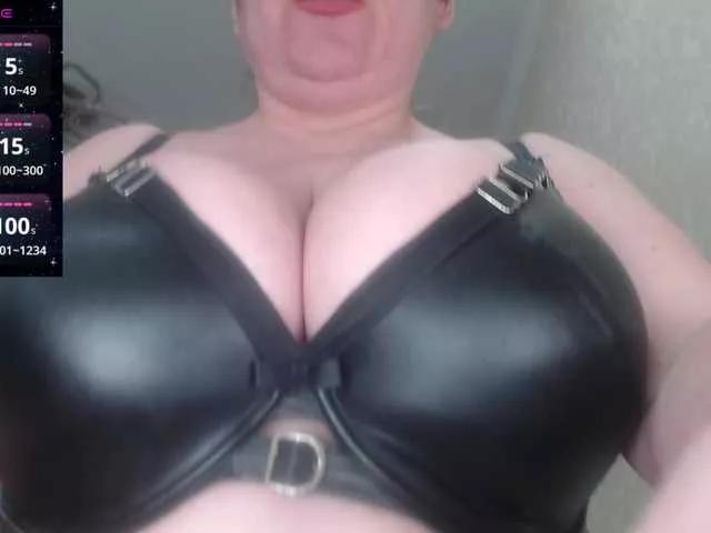 Girls free live sex cams: Check out the satisfaction of typing and cam2cam with our sensual livestreamers, who will teach you all about temptation and desires with their smoking hot physiques.