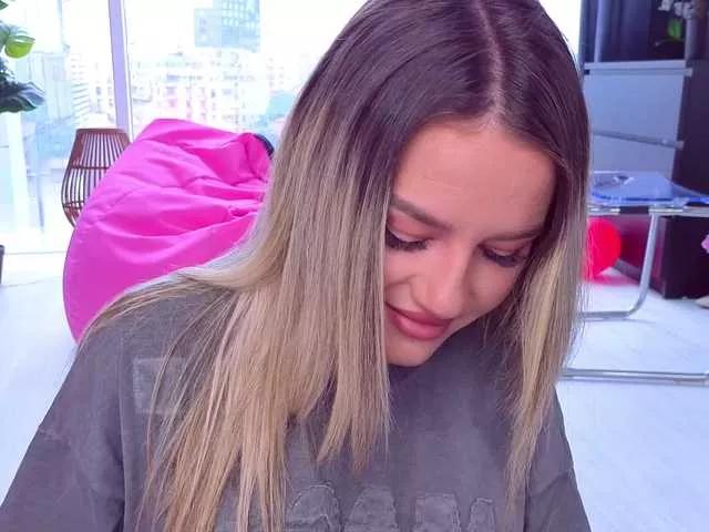 Girls free live sex cams: Check out the satisfaction of typing and cam2cam with our sensual livestreamers, who will teach you all about temptation and desires with their smoking hot physiques.