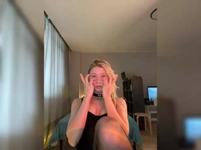 Girls free live sex cams: Check out the satisfaction of typing and cam2cam with our sensual livestreamers, who will teach you all about temptation and desires with their smoking hot physiques.