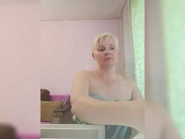 Girls free live sex cams: Check out the satisfaction of typing and cam2cam with our sensual livestreamers, who will teach you all about temptation and desires with their smoking hot physiques.