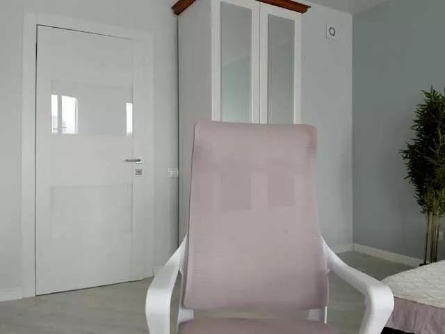 Girls free live sex cams: Check out the satisfaction of typing and cam2cam with our sensual livestreamers, who will teach you all about temptation and desires with their smoking hot physiques.